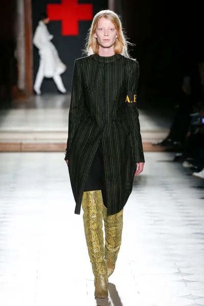 Look 8